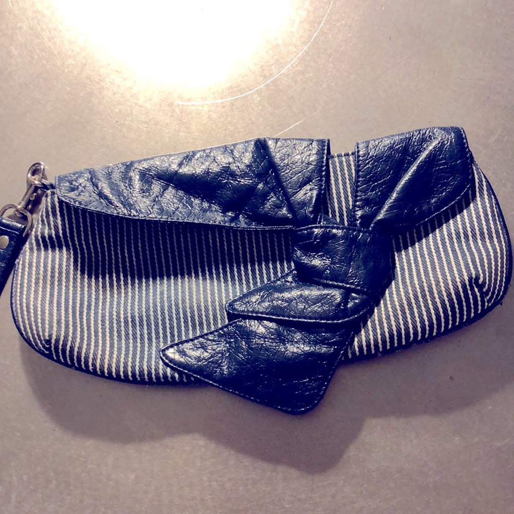 Cute navy color stripe clutch